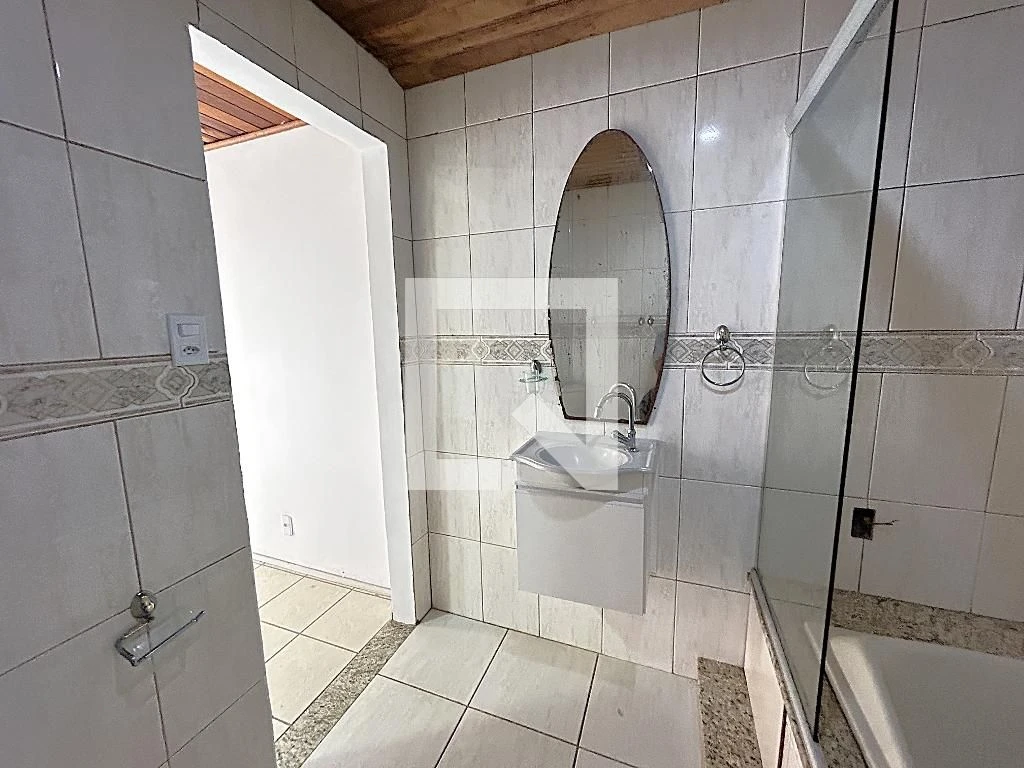 Casa de 3 quartos com banheira — photo 21