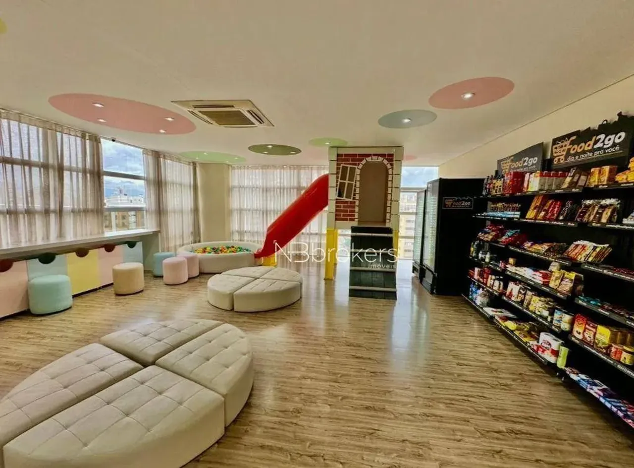 1-bedroom apartment with a private garden space — photo 17