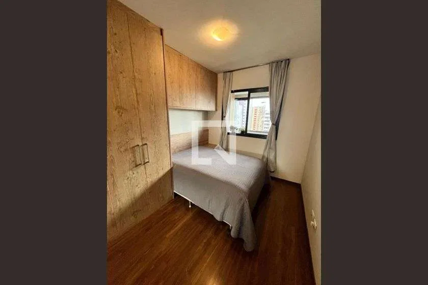 Glass-enclosed balcony in a one-bedroom apartment, 48 m² — photo 4