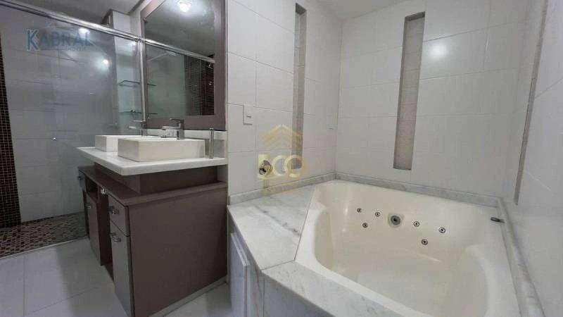 Furnished 3-bedroom apartment with enclosed balcony — photo 15