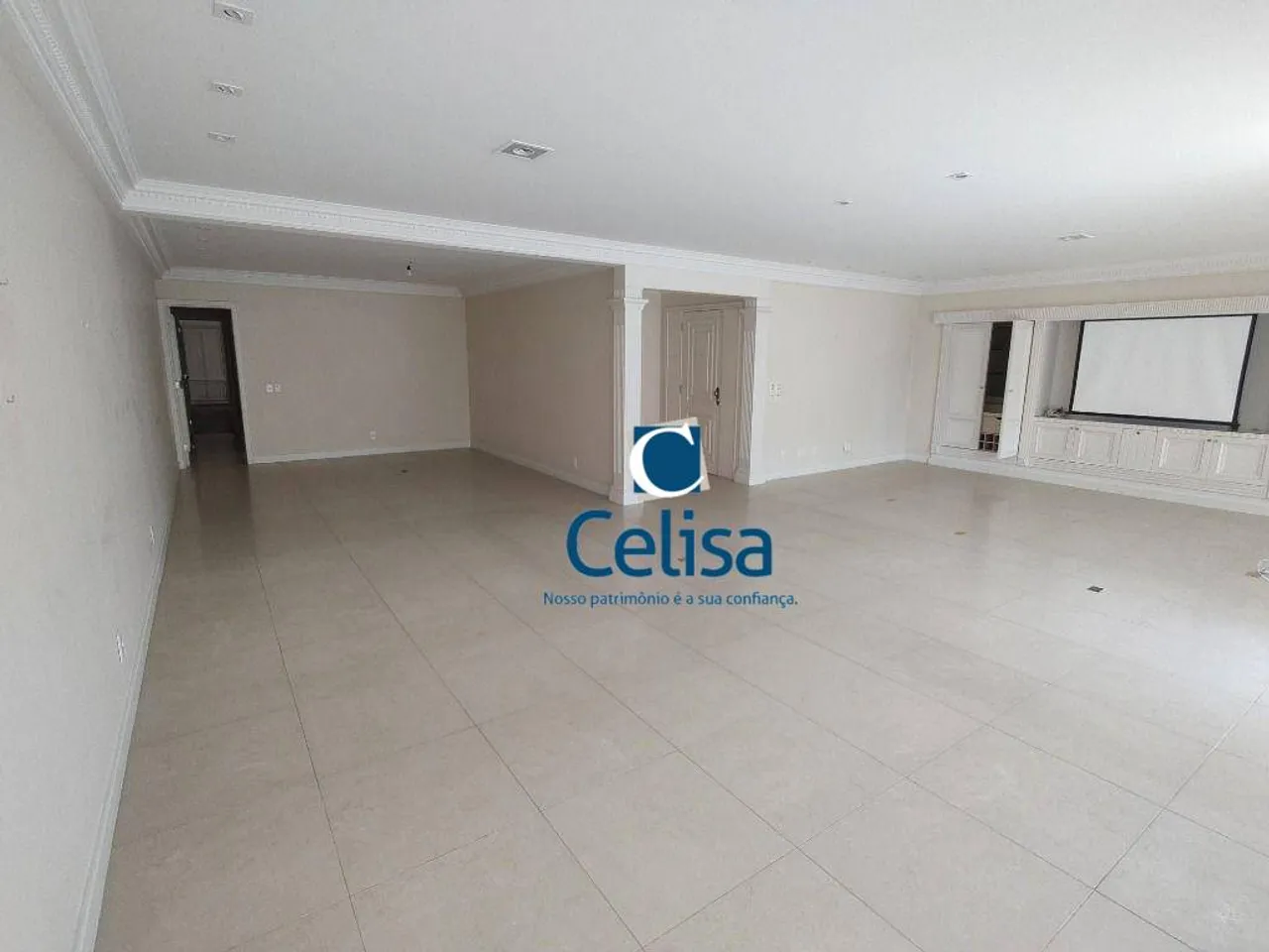 294 m² apartment with 3 bedrooms and 4 bathrooms — photo 16