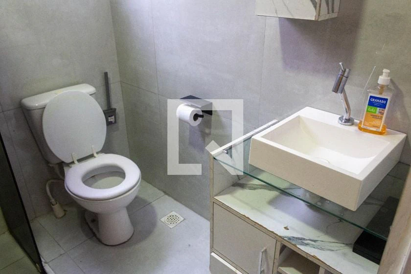Apartamento de 2 quartos em condomínio com piscina — photo 5