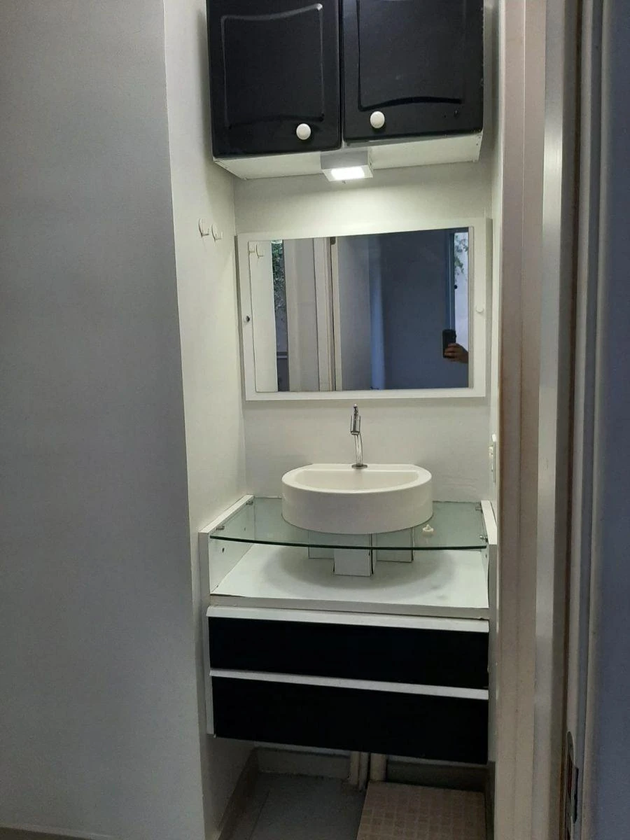 2-bedroom apartment in a building with a gym — photo 13