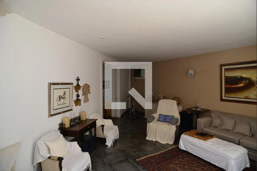 House in a gated community with 5 bedrooms and mountain view — photo 36
