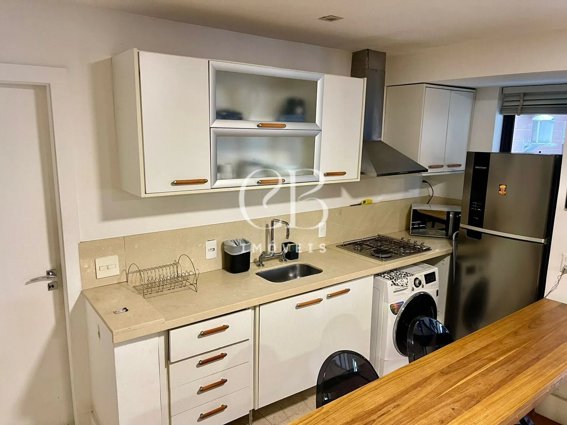 Furnished apartment with 2 bedrooms and open kitchen — photo 22