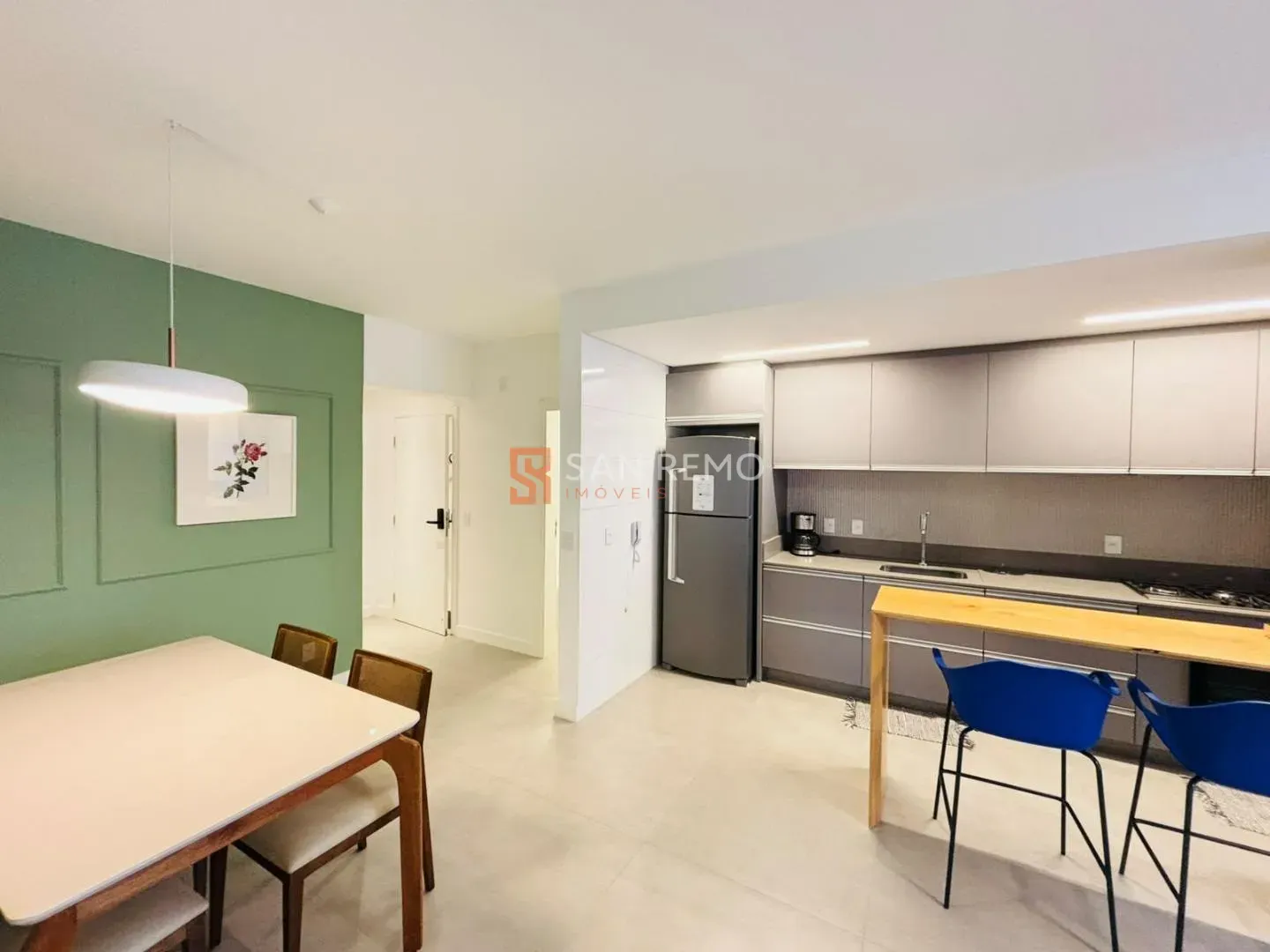 Furnished apartment, 100 m², with floor-to-ceiling windows — photo 2