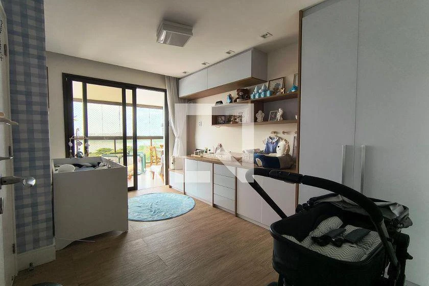 160 m² rental apartment with 4 en-suite rooms and balcony — photo 27