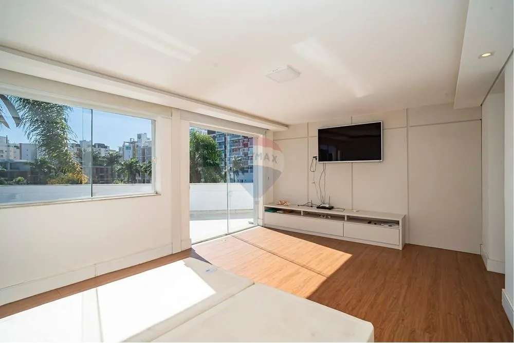 Furnished house with 3 bedrooms and 5 bathrooms, 5 parking — photo 23