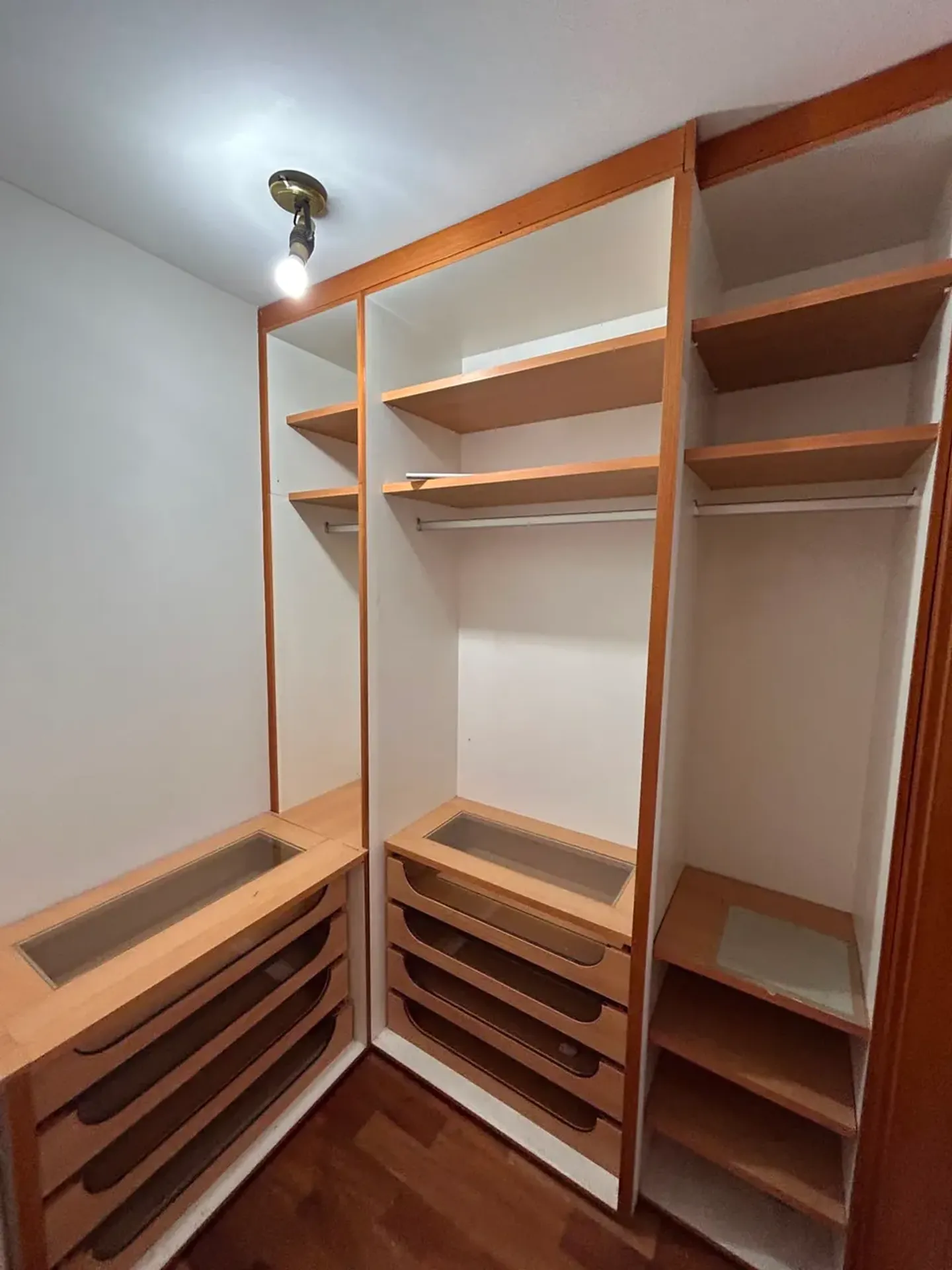 4-bedroom apartment with BBQ area in the building — photo 23