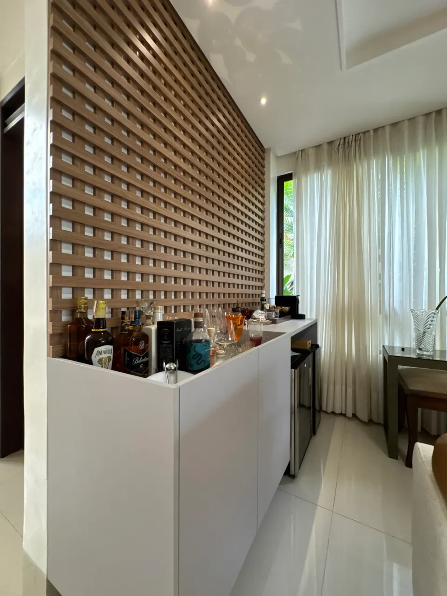 5-bedroom house with floor-to-ceiling windows in João Pessoa — photo 16