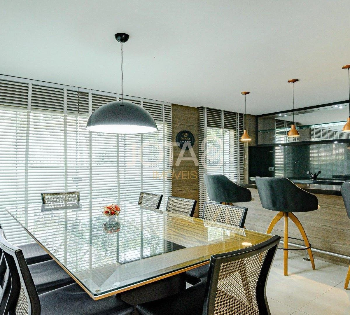 4-bedroom house with a washing machine — photo 2