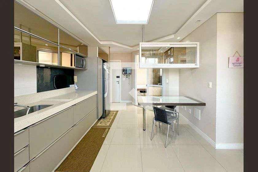 Furnished apartment with 2 bedrooms and an en-suite suite — photo 28