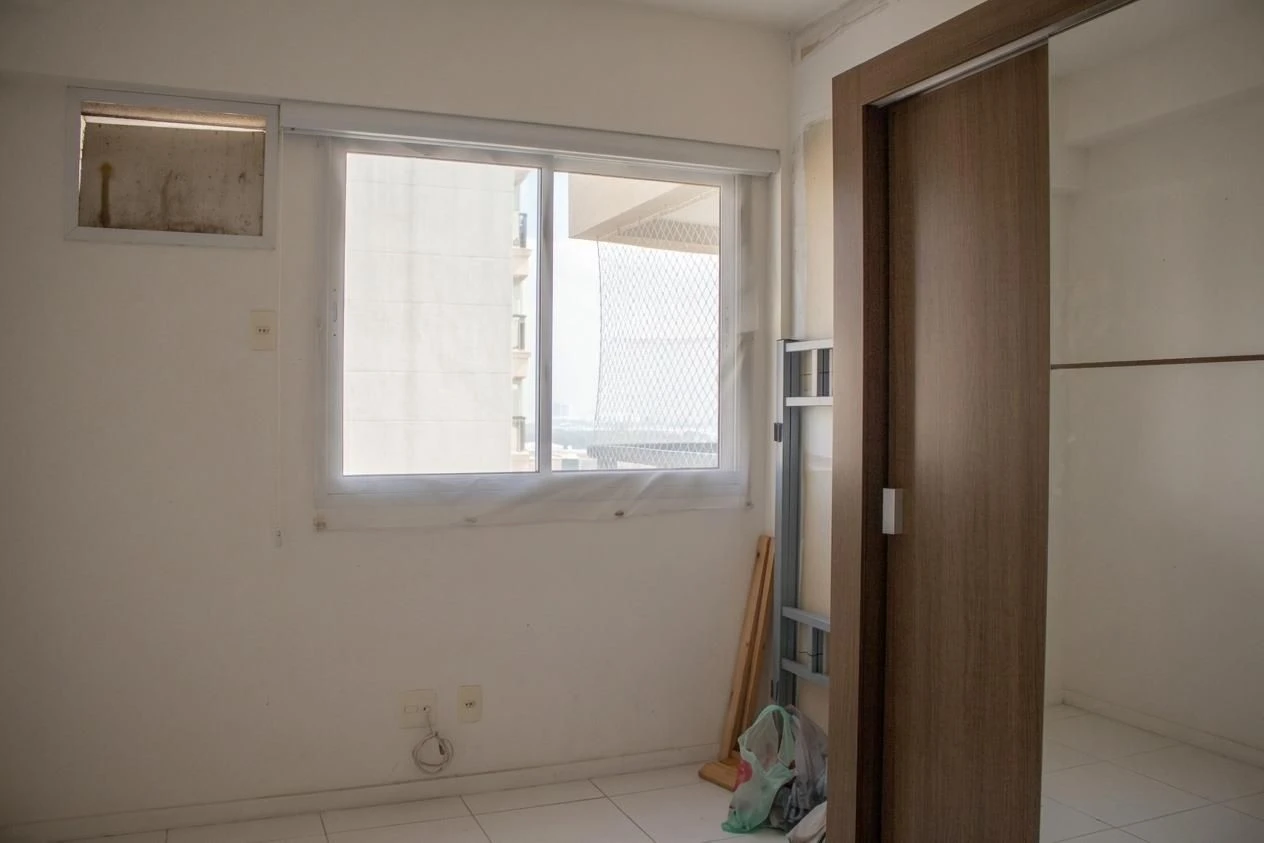 2-bedroom apartment with a glass-enclosed balcony — photo 15