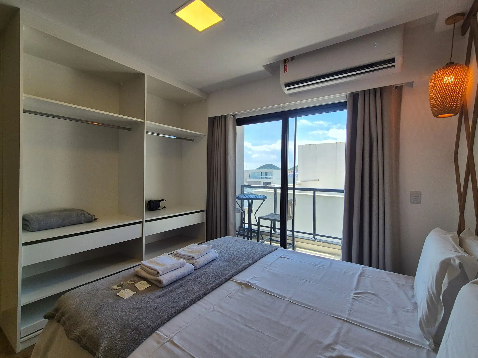 Studio mobiliado com 1 quarto e varanda com fechamento — photo 8
