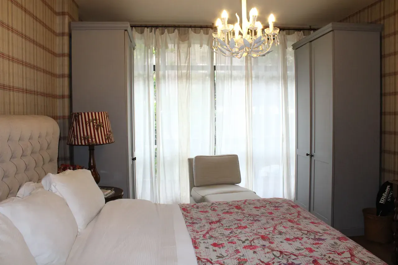 Furnished apartment with 5 bedrooms and a open-plan kitchen — photo 26
