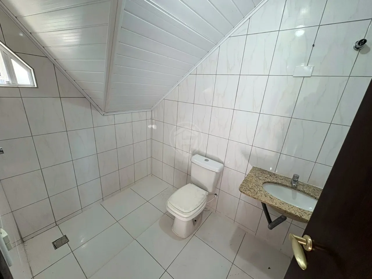 Rental house with 4 bedrooms and 148 m² — photo 3