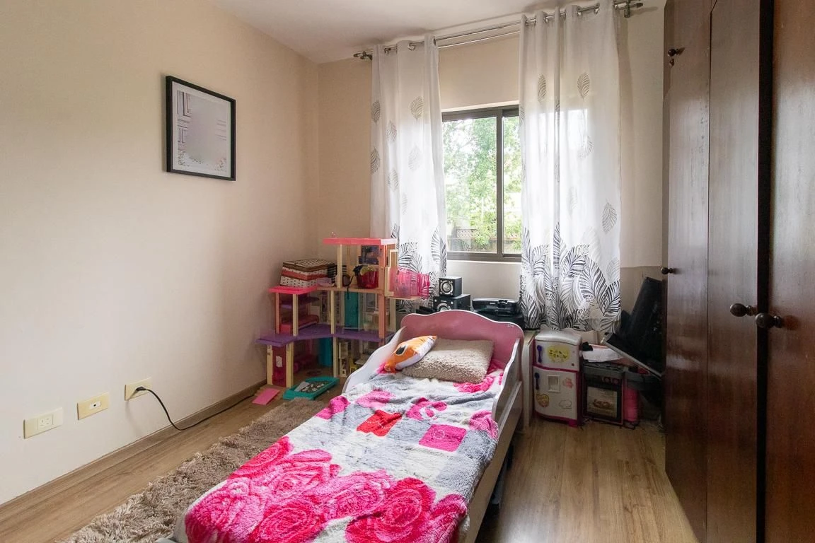 3-bedroom house with a bathtub in Curitiba — photo 5