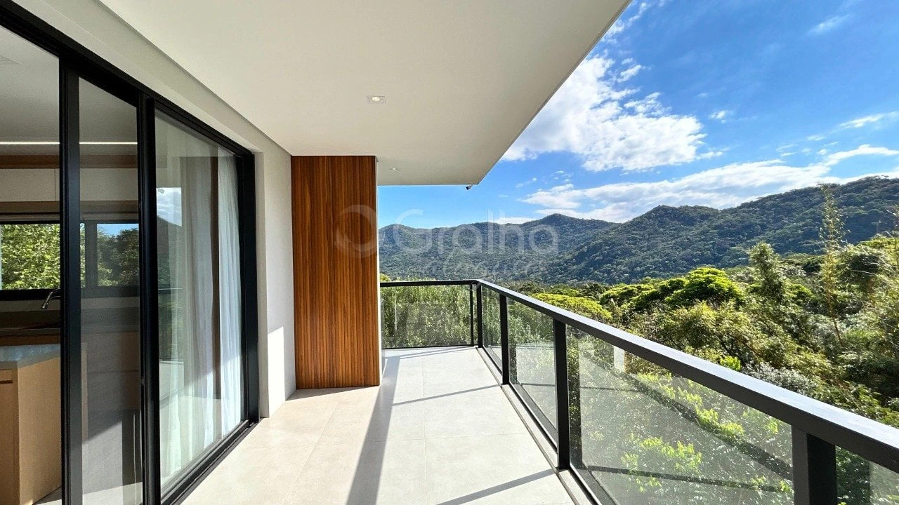 Furnished house, 158 m², with floor-to-ceiling windows — photo 3