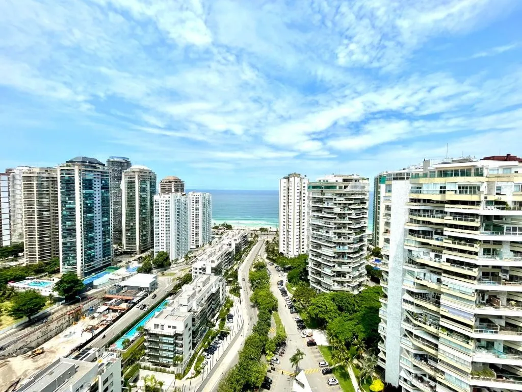 Furnished penthouse with 5 bedrooms and 1147 m² — photo 22