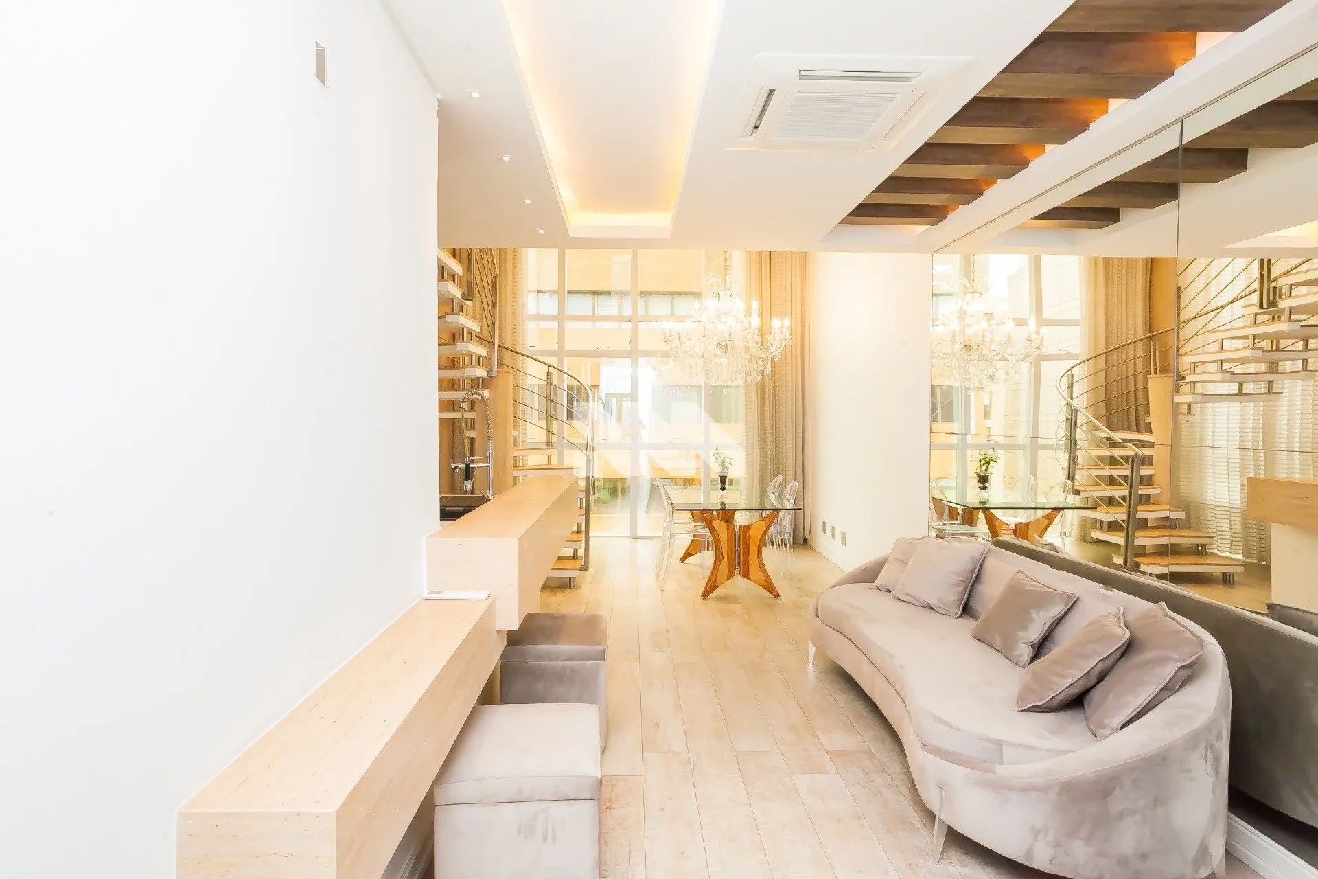 Furnished 154 m² apartment on the 9th floor