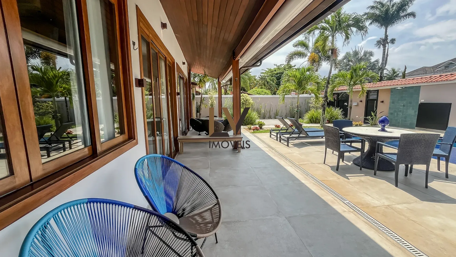 Furnished house with open-plan kitchen, 4 bedrooms and 5 baths — photo 6