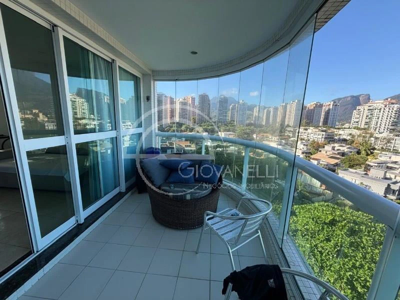 Furnished 1-bedroom apartment with glass-enclosed balcony — photo 6