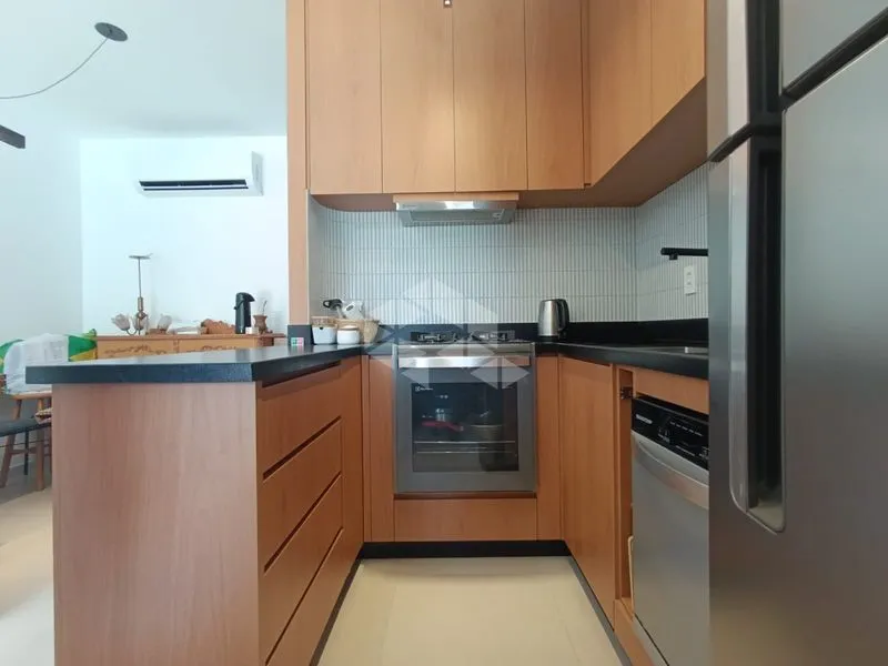 Apartamento amueblado de 2 habitaciones con jardín privado — photo 2