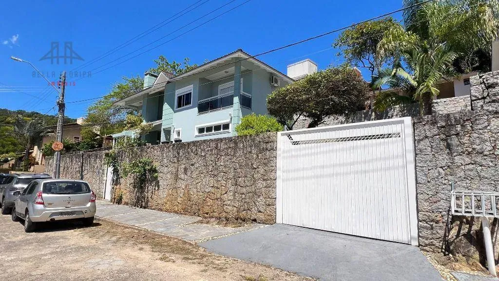 3-bedroom house with a balcony built-in BBQ — photo 33