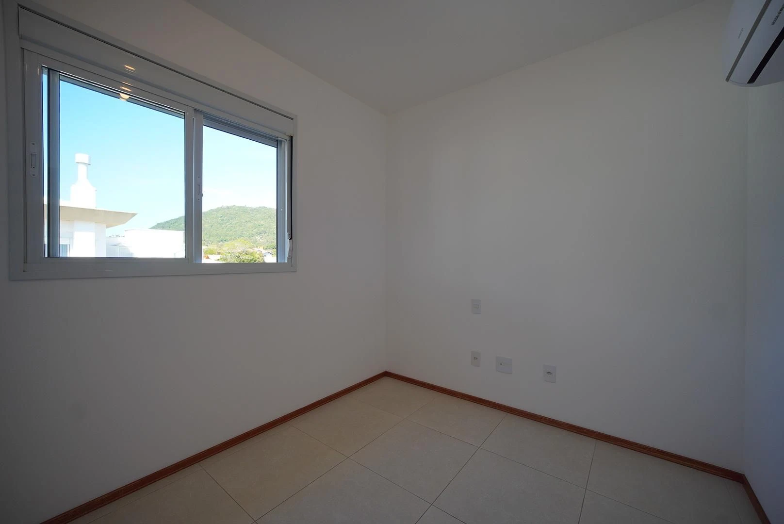 2-bedroom apartment with a private pool — photo 8