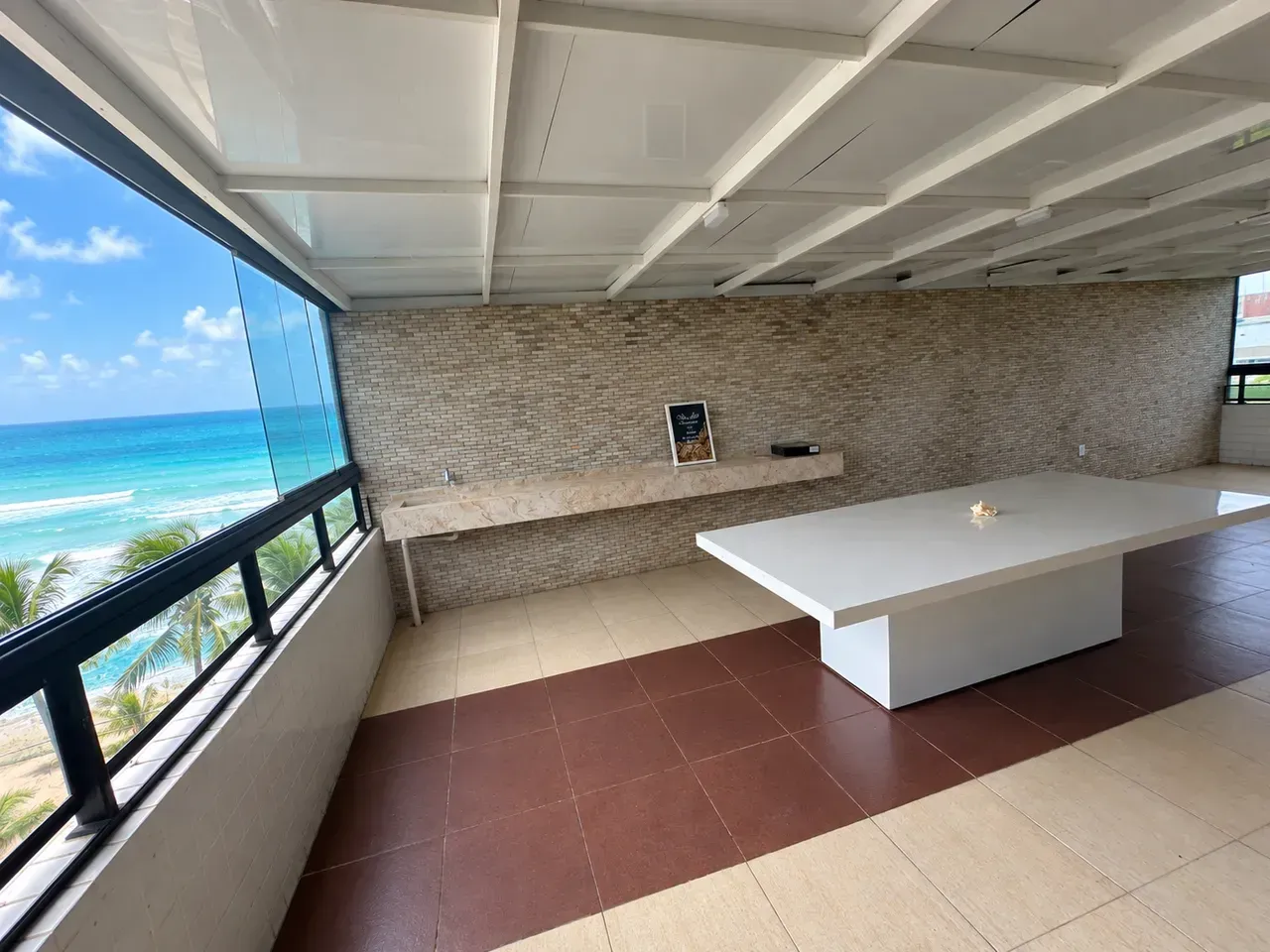 Furnished apartment, 200 m², with a glass-enclosed balcony — photo 4