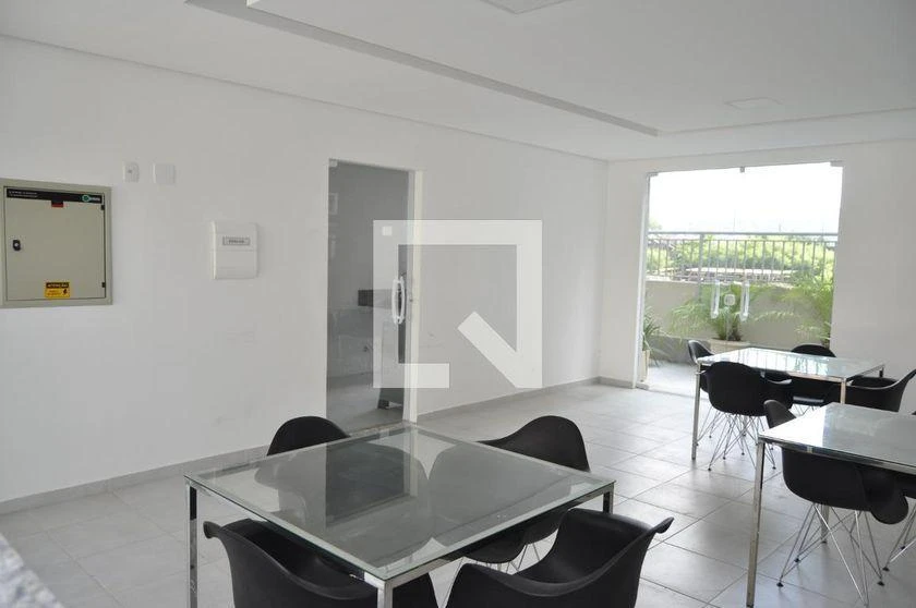 2-bedroom apartment in a building with a gym — photo 27