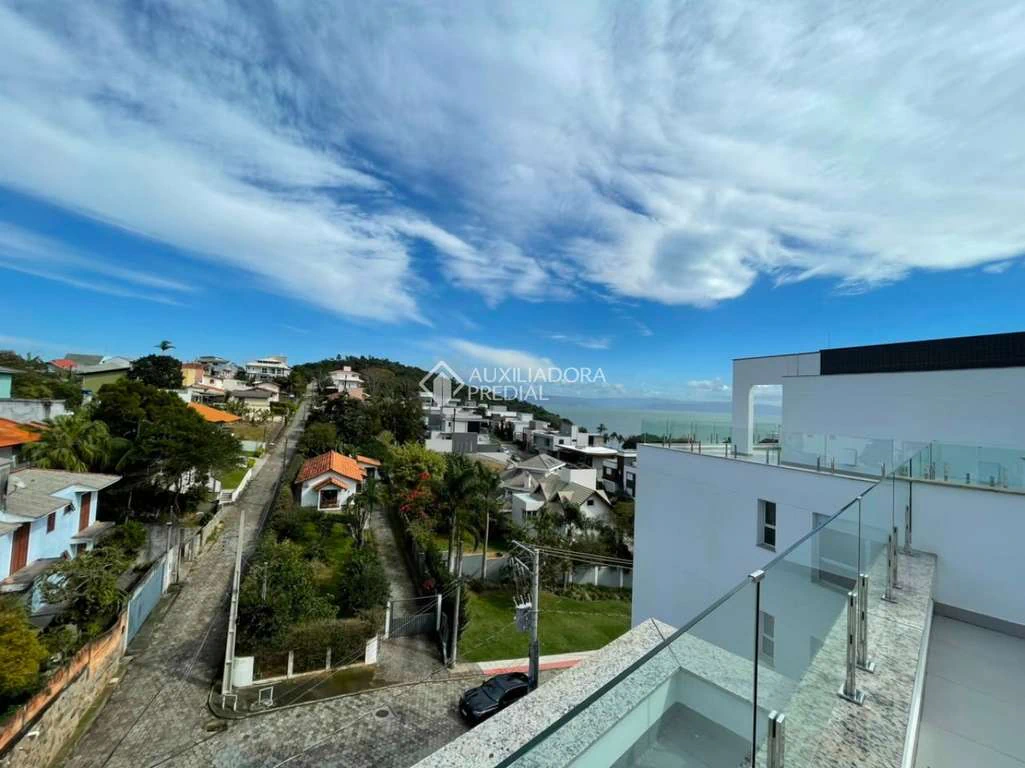 Rooftop apartment with 2 bedrooms and a balcony to rent — photo 4