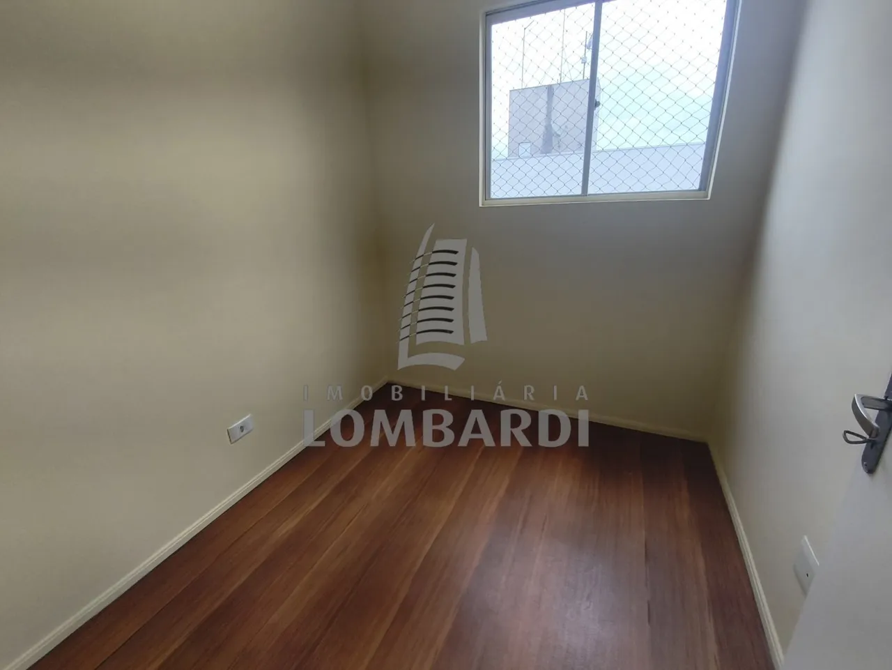 Unfurnished 3-bedroom apartment with 57 m² and a separate kitchen — photo 8