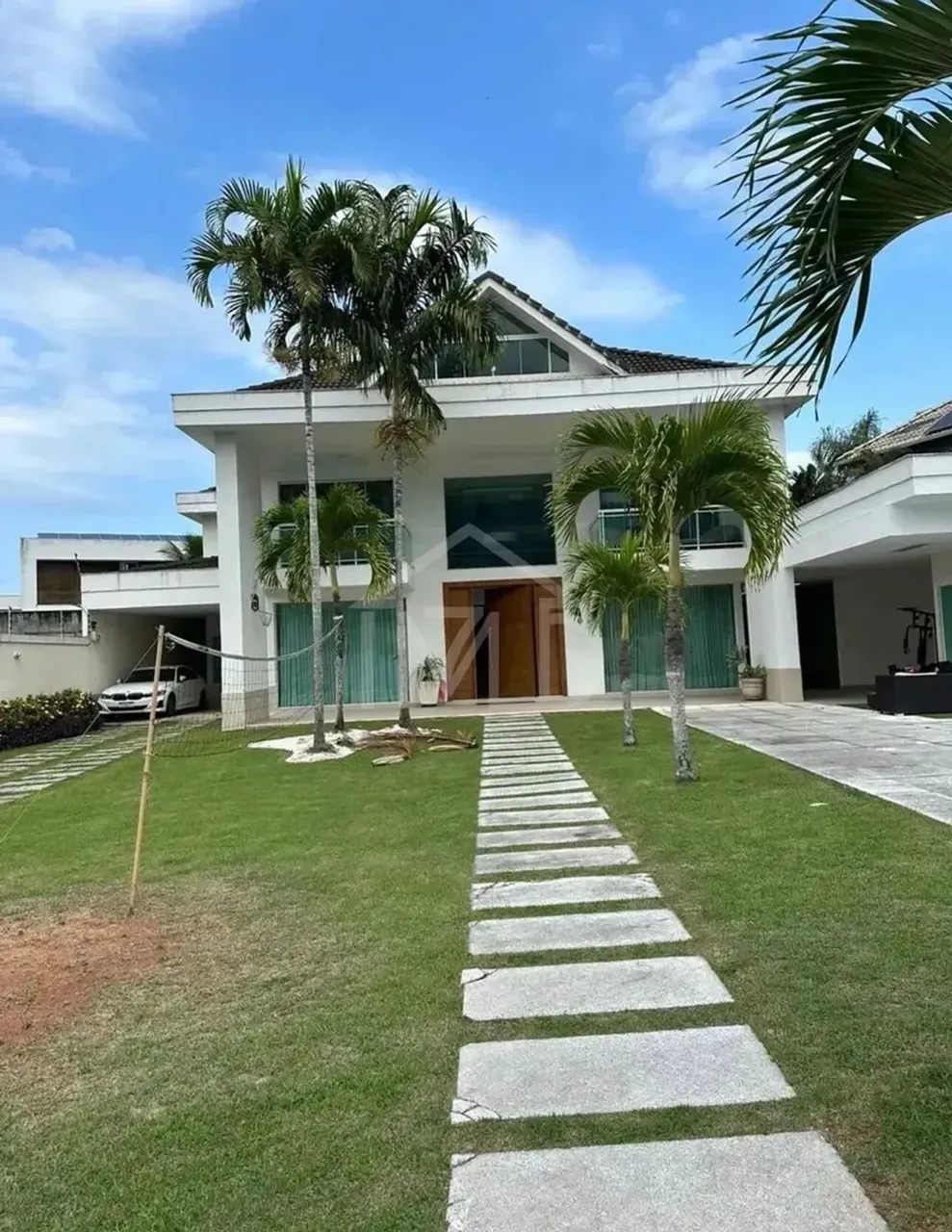 House with 5 bedrooms and floor-to-ceiling windows — photo 18