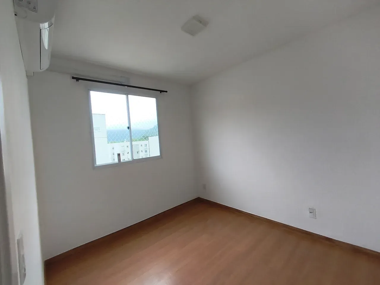 2 quartos e varanda envidraçada: apartamento de 45 m² — photo 12