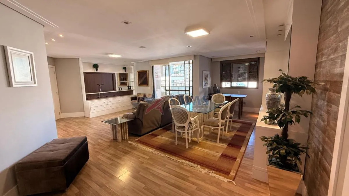 Apartamento amueblado con 3 suites y 2 plazas de garaje — photo 10
