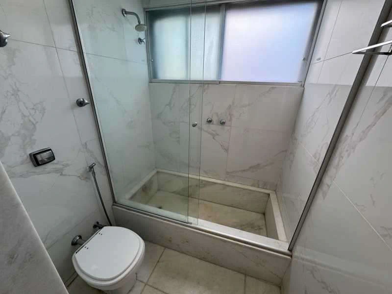 250 m² apartment with 4 bedrooms, 5 bathrooms and 3 parking — photo 28