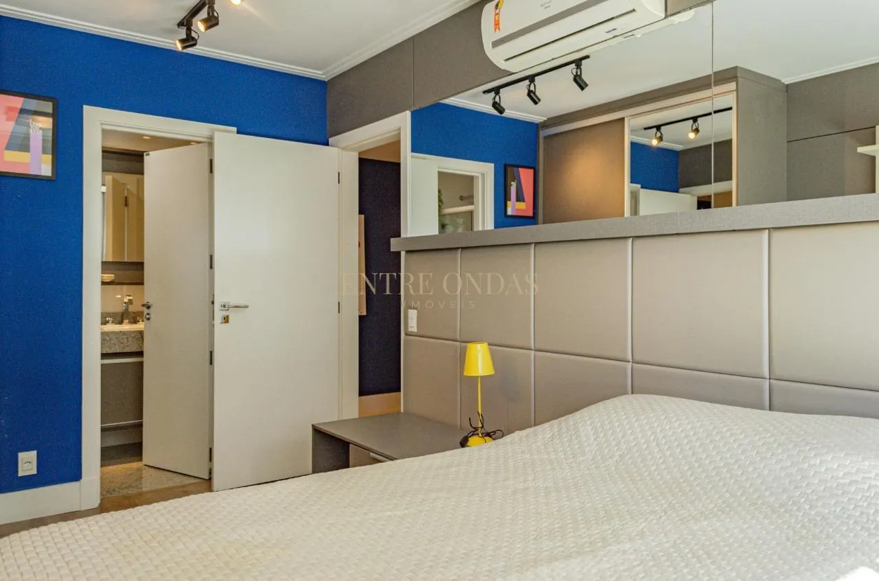 Furnished 2-bedroom apartment with open-plan kitchen — photo 21