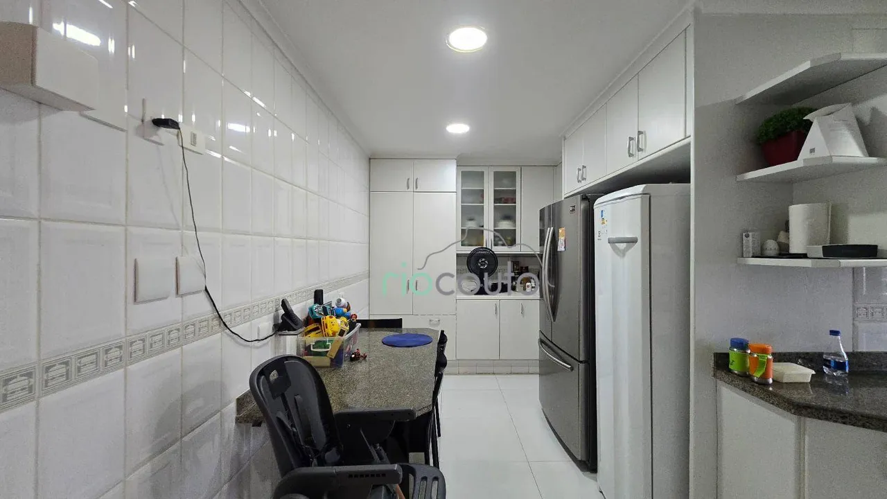 Furnished apartment with 4 bedrooms and open-plan kitchen — photo 15