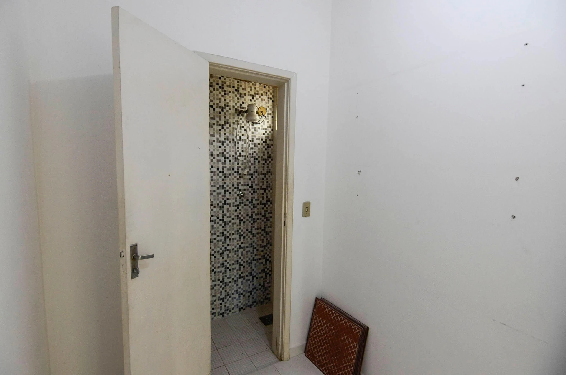 Unfurnished apartment with 2 bedrooms and a balcony — photo 44
