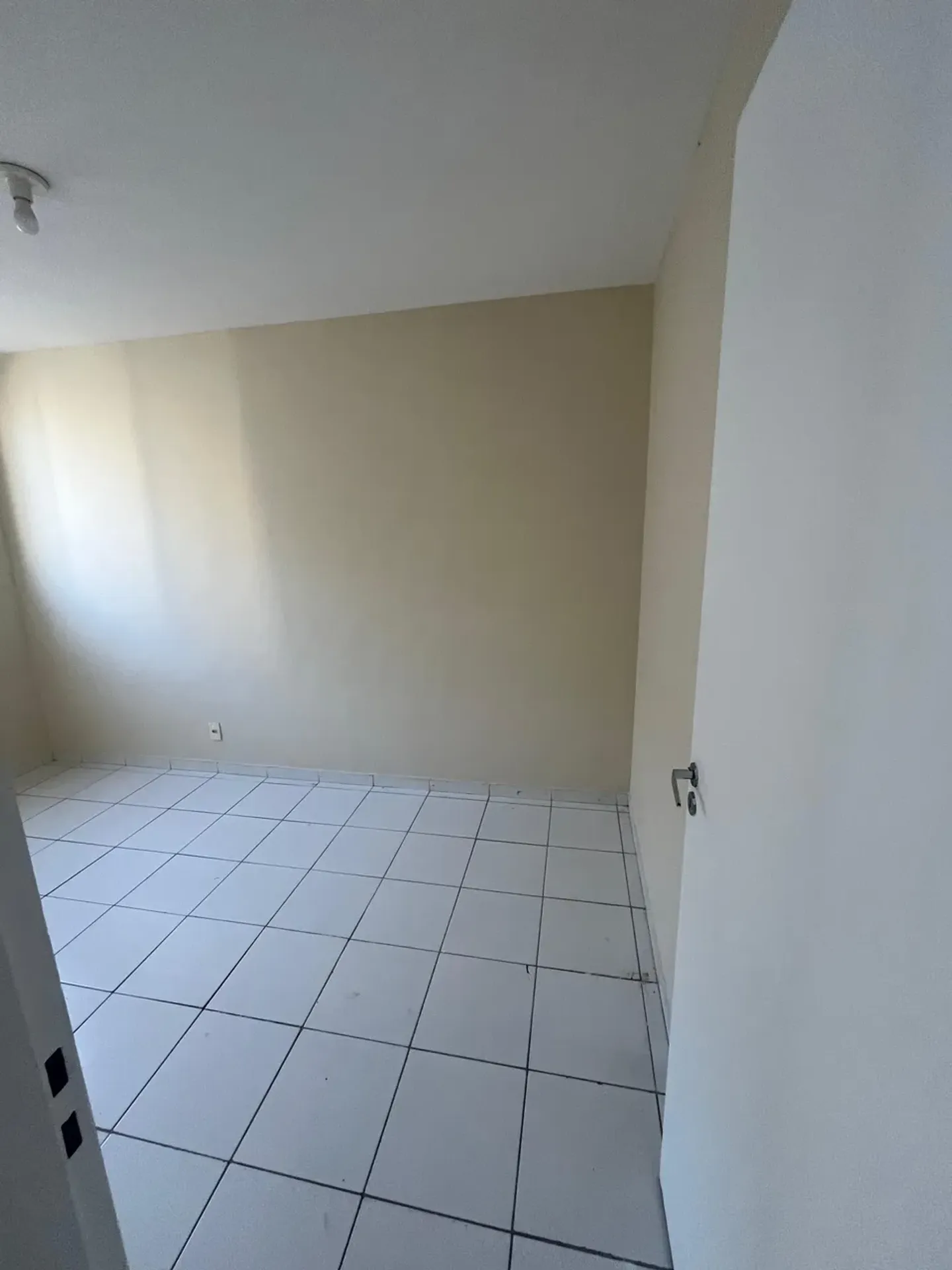 2-bedroom apartment in a building with a gym — photo 6