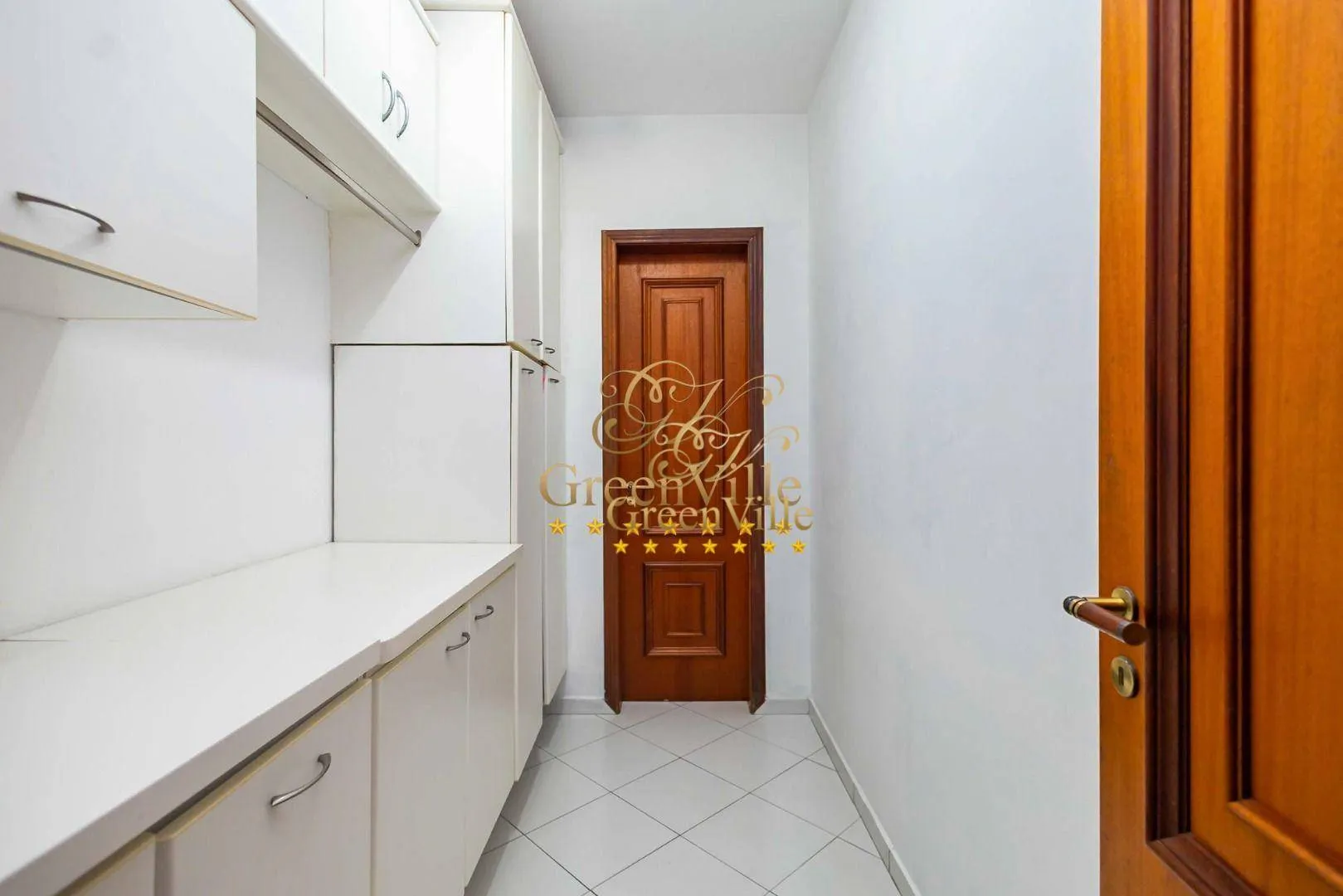 264 m² apartment with 4 bedrooms and 2 suites — photo 22