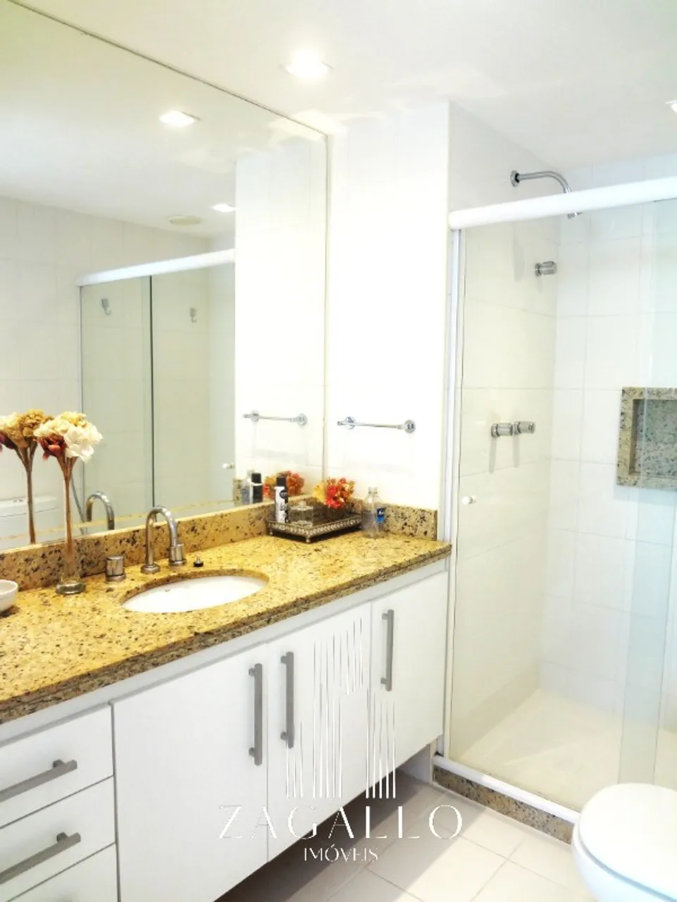 Furnished apartment with open-plan kitchen and 3 bedrooms — photo 12
