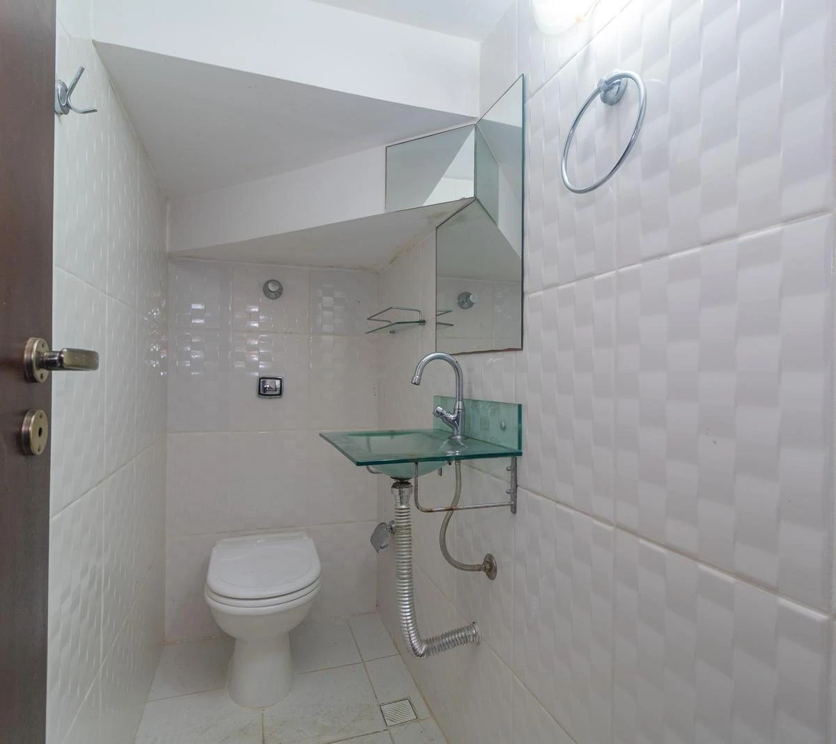 180 m² house with a home office and a bathtub — photo 39