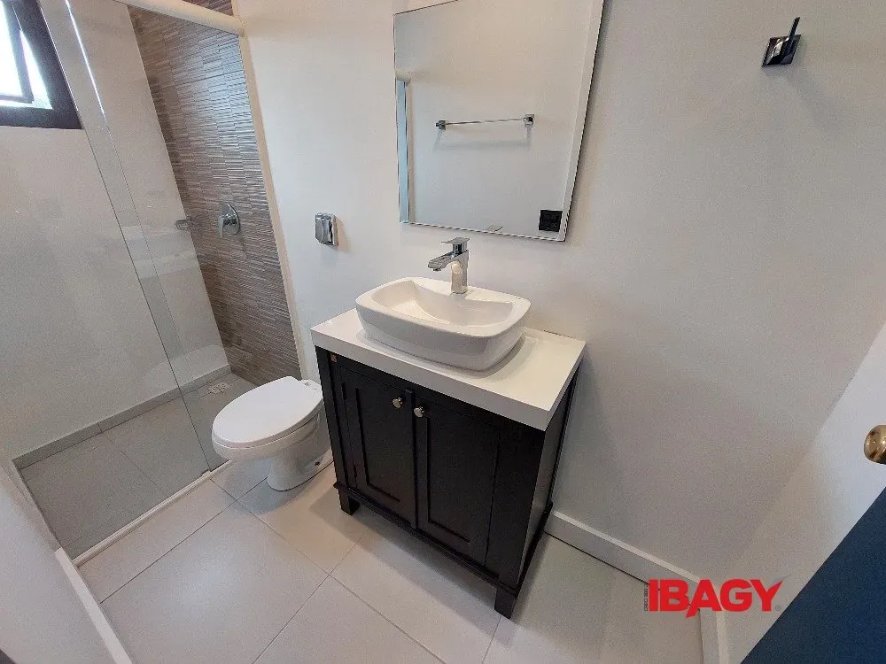 Furnished 3-bedroom house with en-suite bathrooms