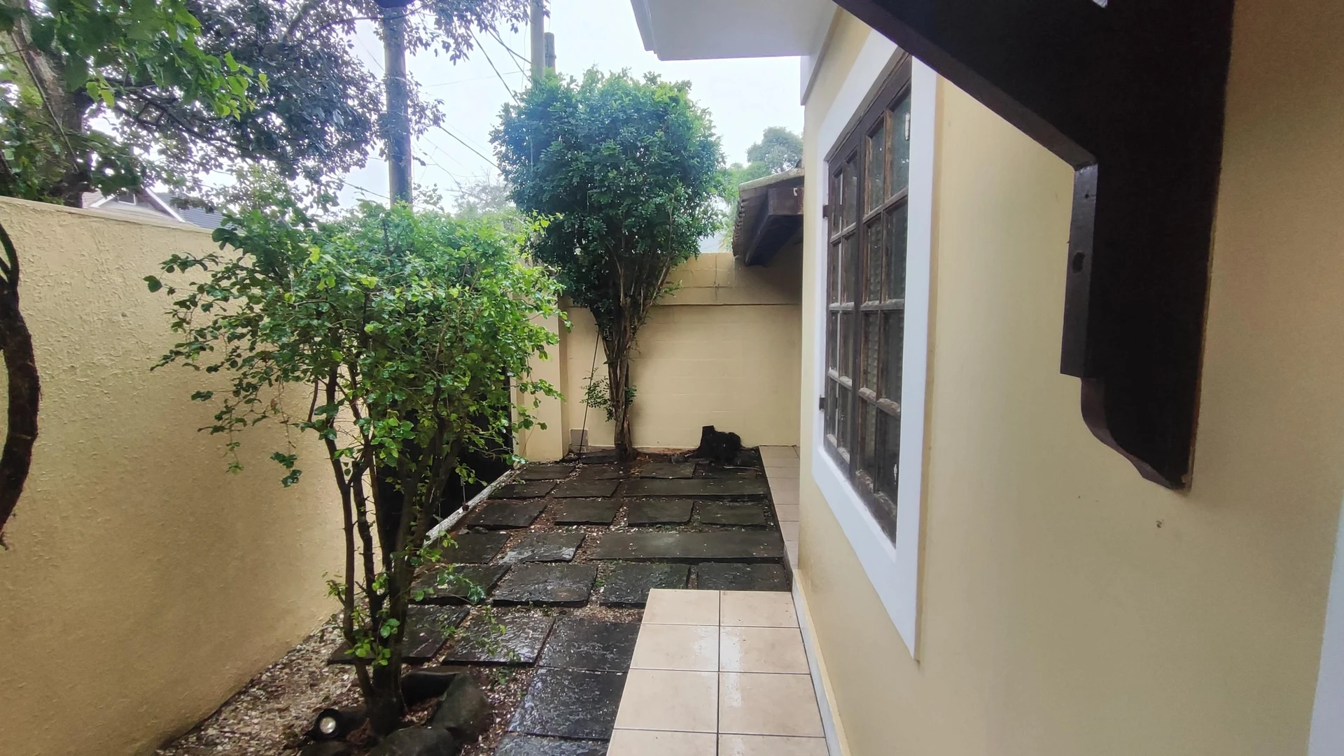 House with 3 bedrooms, 1 en-suite and 4 bathrooms — photo 5