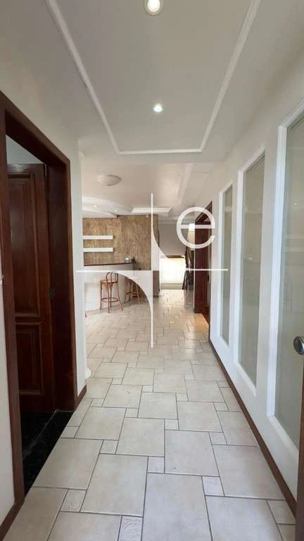 Casa sin amueblar con 3 suites y jardín privado — photo 5