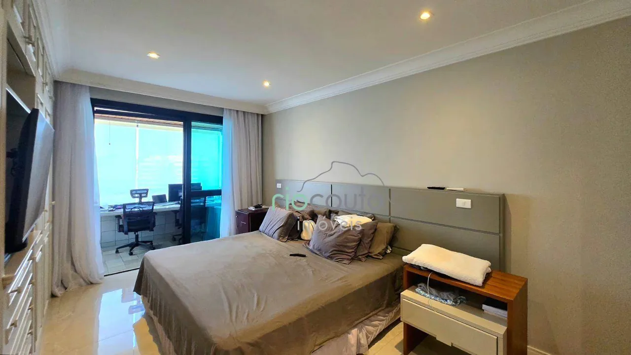Furnished apartment with 4 bedrooms and open-plan kitchen — photo 16