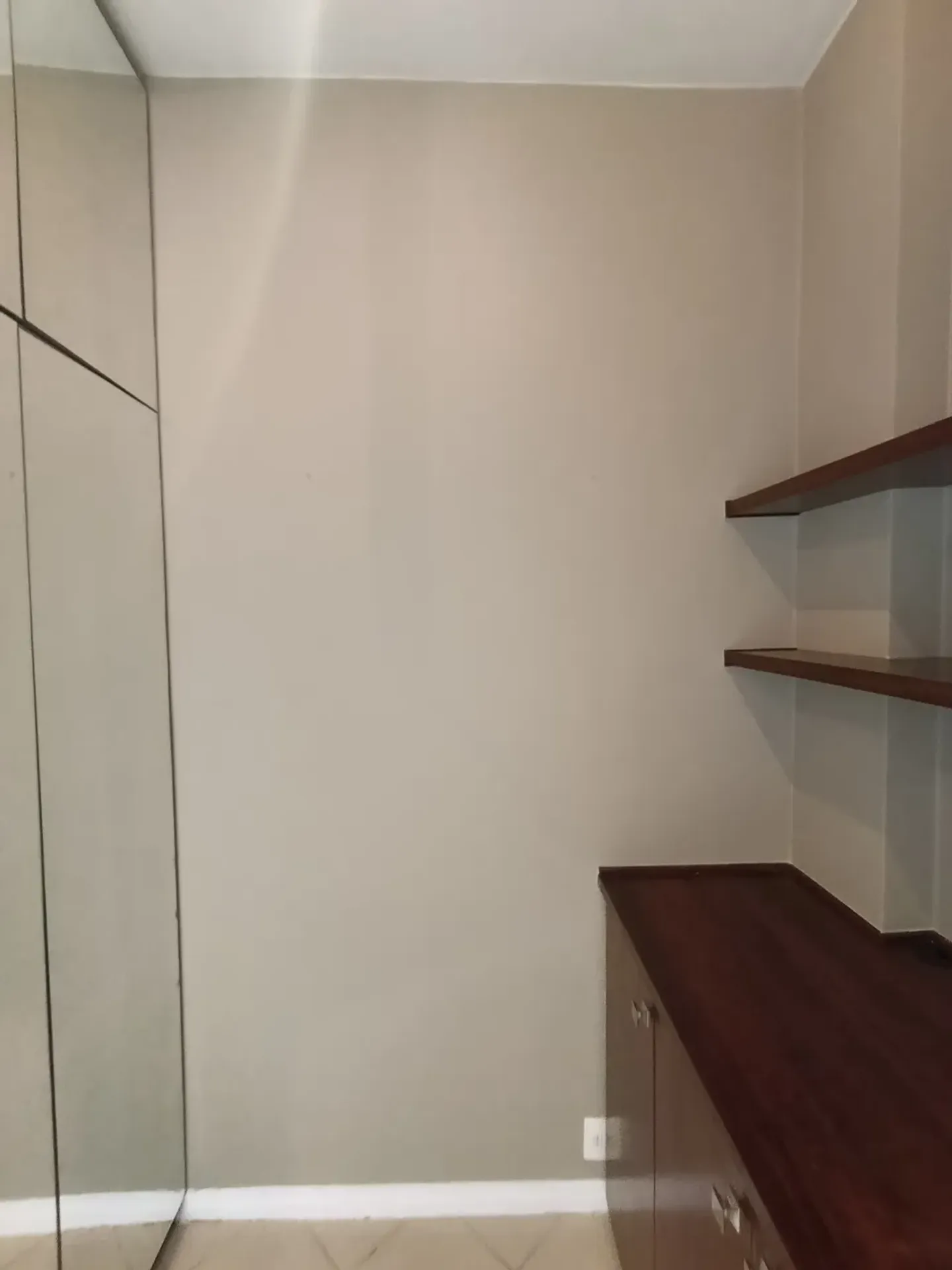 Unfurnished apartment with 3 bedrooms and 1 bathroom — photo 13