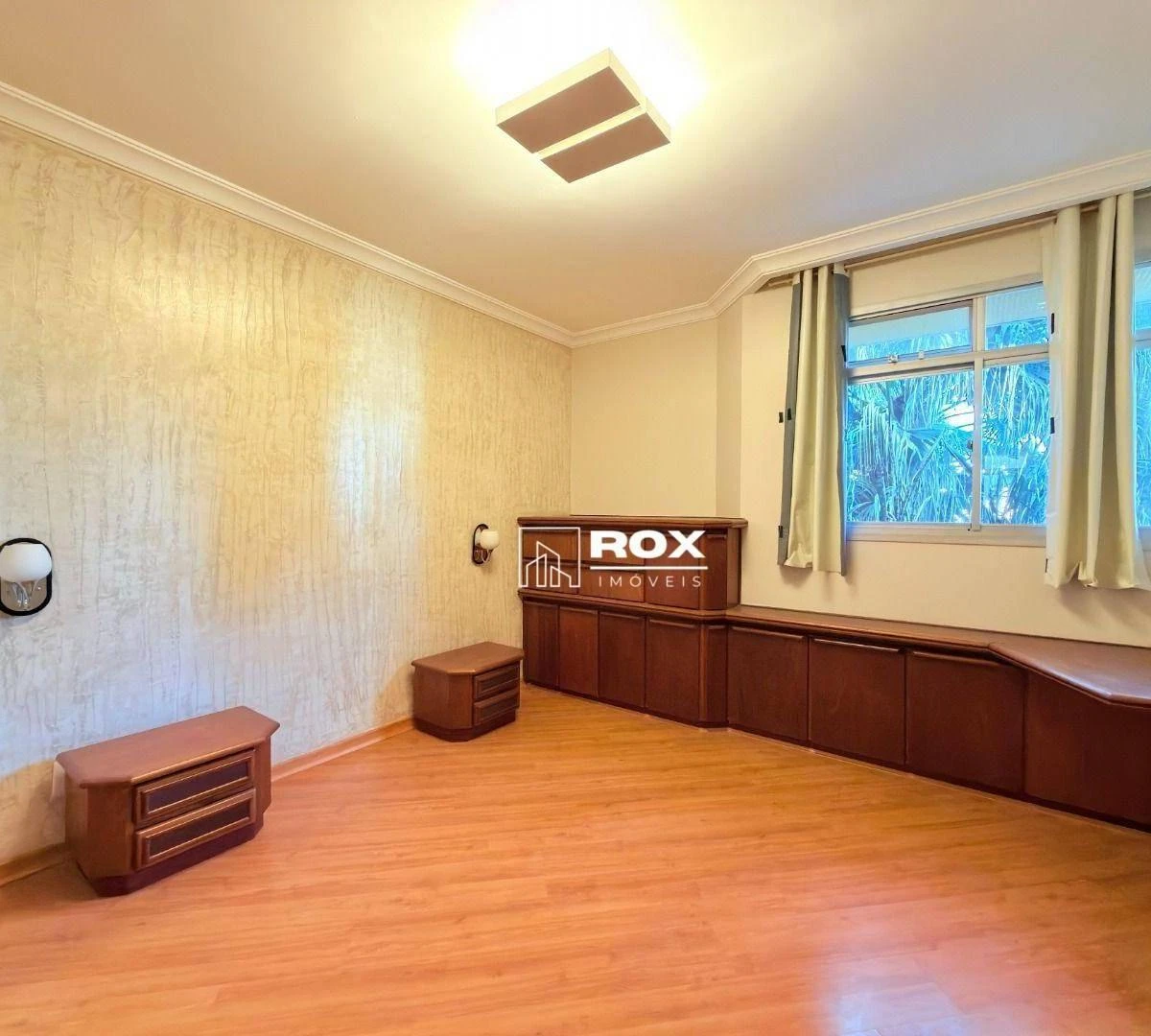 Furnished apartment, 170 m², with a glass-enclosed balcony — photo 21